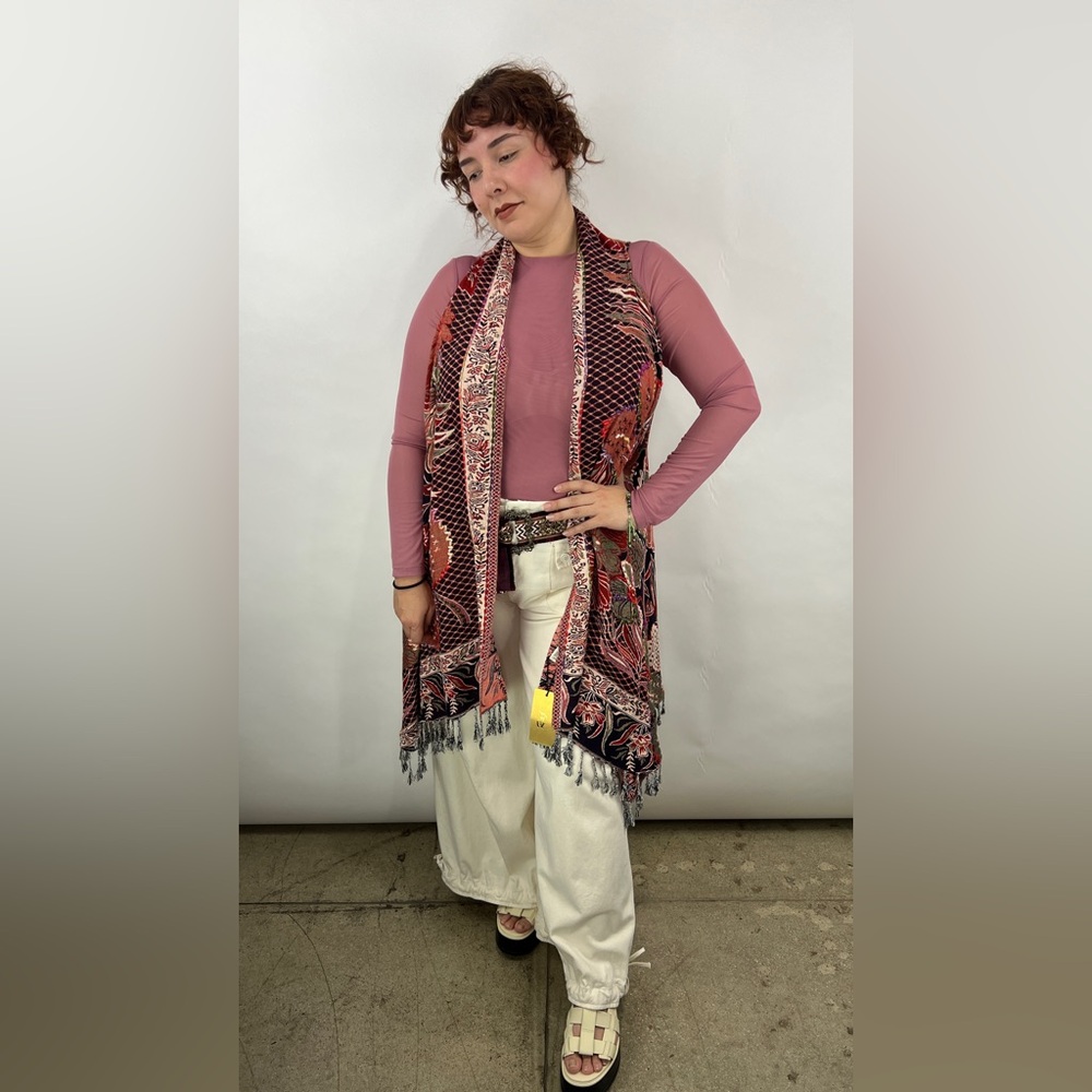 T. LOOK BOOK